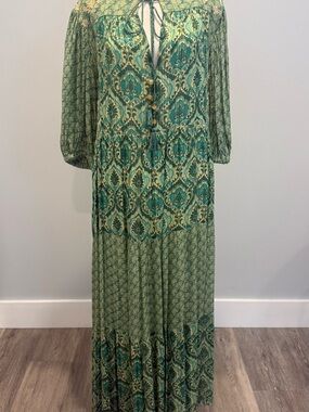 ZARA Boho Metallic thread green gold Maxi
Dress Size Xs
